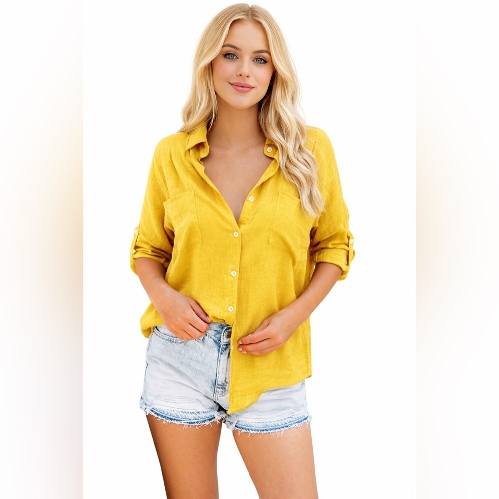 Women’s blouse yellow size medium button up
